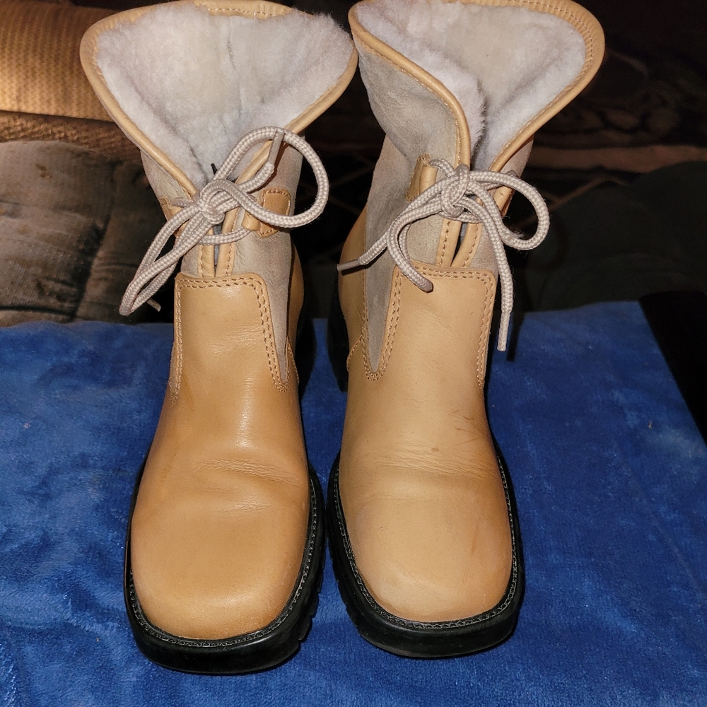 Women's, Size 6 tan leather/suede boots.